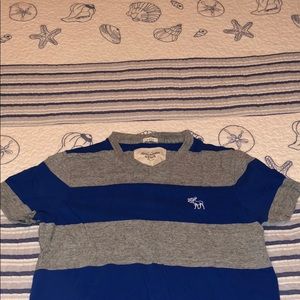 Abercrombie & Fitch V-neck shirt